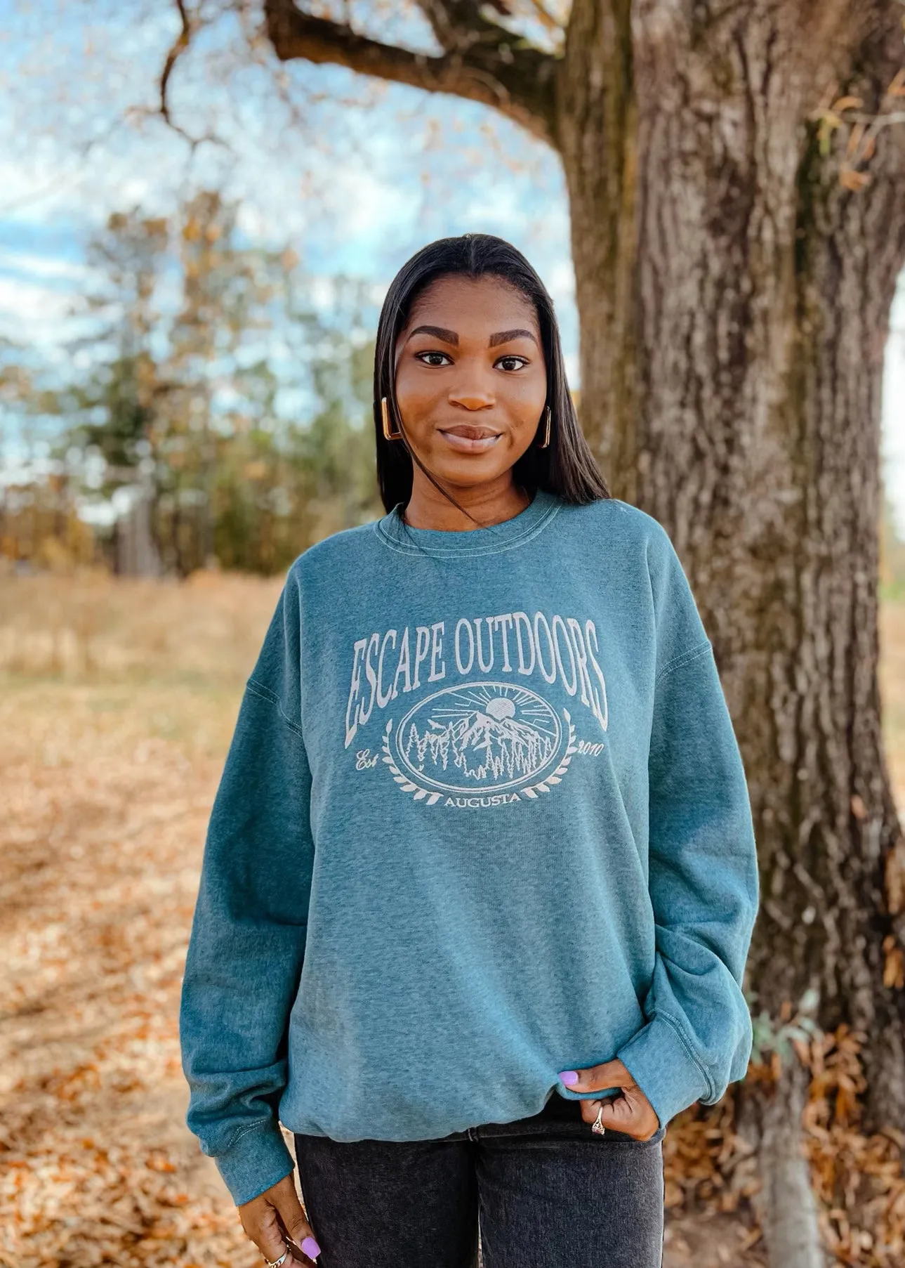 Escape Outdoors Embroidered Mountain Sweatshirt