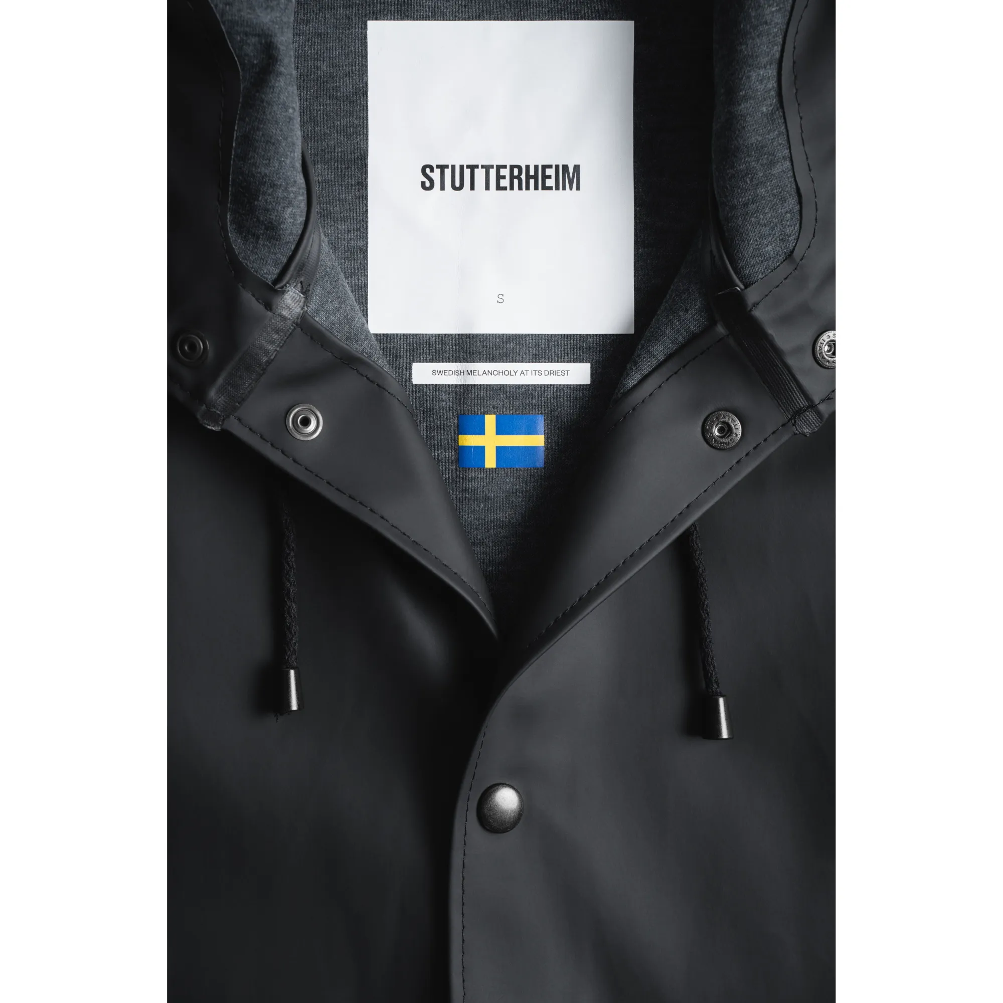 Stutterheim Stockholm Long Print Black | Buy Stutterheim Stockholm Long Print Black here | Outnorth